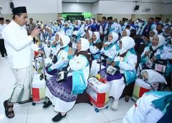 Pesan Menyentuh Wagub Jateng Taj Yasin saat Lepas Jemaah Haji Kloter 1 Embarksi Solo