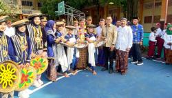 Peringati Hardiknas, Bupati Sam'ani Sampaikan Terima Kasih atas Dedikasi Para Guru di Kudus
