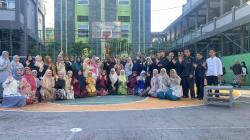 Nuansa Pakaian Adat Sunda Semarakan Peringatan Hardiknas 2025 di SMAN 5 Kota Tasikmalaya