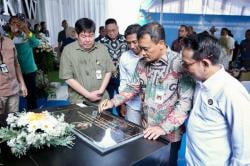 Antusias Buruh Sambut May Dar, Gubernur Jateng Berikan Hadiah Koperasi