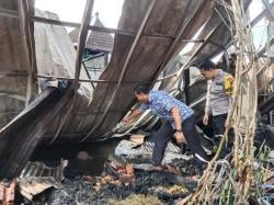 Kebakaran Hebat Landa Rumah Produksi Kerupuk di Blora