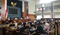 DPRD Mediasi Tuntas Penahanan Ijazah Eks Karyawan Perusahaan Distributor di Kuningan