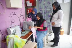 Suara Mesin Jahit dari Balik Jeruji yang Bangkitkan Harapan Warga Binaan Rutan Perempuan Surabaya