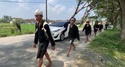 Baduy Dalam Turun Gunung! Jalan Kaki 50 KM Temui 'Bapak Gede'