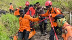 Keren!!! Tim SAR Gabungan Berhasil Evakuasi Jenazah Wisatawan Malaysia dari Jurang Gunung Rinjani
