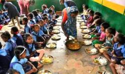 Gawat ,Ratusan Siswa  Keracunan Makanan Gratis Bergizi yang Terpapar Bangkai Ular