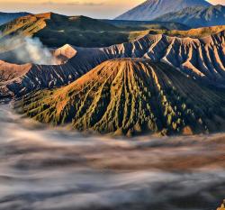 Sejumlah Sopir Jeep Bromo Protes, TNBTS Dinilai Kurang Tegas Soal Pemesanan Tiket Masuk