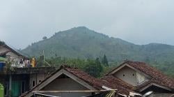 Menyingkap Tabir Gunung Satria di Perbatasan Tasikmalaya-Garut