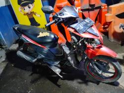 Motor Oleng dan Hantam Truk, Pria Asal Sukodono Sidoarjo Tak Sadarkan Diri di Depan Dealer