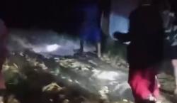 Potret Memilukan Warga Wanasalam Lebak: Jalan Rusak Parah, Jenazah Harus Ditandu Malam-malam