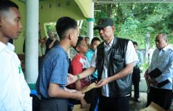 Kemensos Santuni Santri Gontor Korban Longsor