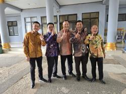 Bersama Ketua Golkar Pesawaran, Arie Sandi DP Isyaratkan Hati ke Paslon 01
