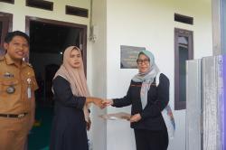 Senyum Bahagia Siti Zubaidah, Warga Babelan Terima Bantuan Rutilahu dari BBWM
