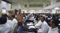 Gubernur Sulsel Temukan Peserta Ujian PPPK Berusia 57 Tahun di Makassar, Puji Semangatnya