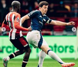 Hasil Liga Inggris: Manchester United Tumbang 3-4 dari Brentford, Chelsea Hajar Liverpool