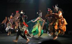 Disbudpar Jatim Pentaskan Wayang Panji ‘Panji Laras’ dengan Sentuhan Modern di Malang