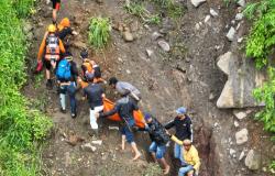 Lansia Ditemukan Tewas Terseret Arus Air Terjun Takapala Gowa, Evakuasi Dramatis