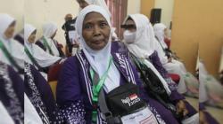 Menggapai Baitullah dengan Peluh dan Doa: Kisah Perjuangan Ngatirah Tunaikan Ibadah Haji