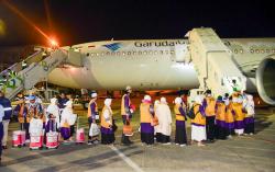 Kloter Pertama Jemaah Haji Embarkasi Balikpapan Diberangkatkan dari Bandara SAMS Sepinggan