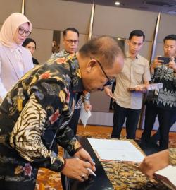 Sulbar Naikkan Target PAD Rp12 Miliar dari Sektor Sawit dan Galian C