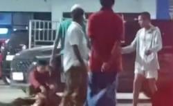 Diduga Dibacok, Pria Bersarung di Sampang Bersimbah Darah di Halaman Rumah Sakit