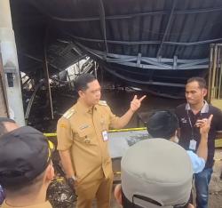 Bupati Cek Lokasi Kebakaran Parkiran Pekerja HWI Jepara, Pastikan Hak Korban Terpenuhi