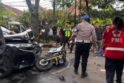 Tabrakan Beruntun Maut Terjadi di Jalan Anggrek, 1 Siswa SMAN 5 Bandung Tewas Terseret 80 Meter