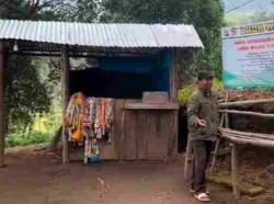 Viral! Pungli Selendang 'Sakral' di Jalur Candi Cetho Resahkan Pendaki Lawu
