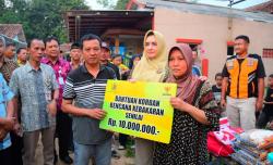 Bupati Fadia Salurkan Bantuan Untuk Korban Kebakaran di Desa Pesantunan