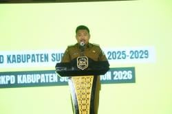 Tahun Ajaran 2025, Bupati Subang Mulai Bagikan Seragam Sekolah Gratis, Berikut Kriterianya