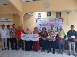 Bupati Banyumas Serahkan Santunan dan Kartu BPJS Ketenagakerjaan, Tekankan Pentingnya Perlindungan