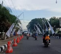Ini Agenda KDM di Cirebon, Jl. Siliwangi Dipenuhi Umbul Umbul Warna Putih