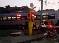 Kecelakaan Vs Truk di Pelintasan Kaligawe, KA Harina Ditarik ke Stasiun Tawang untuk Ganti Lokomotif