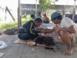 Pemdes Sekaran Sukses Kembangkan Budidaya Melon Green House