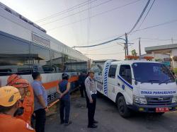 KA Harina vs Truk Kedelai, Jalan Kaligawe Semarang Sempat Ditutup Total