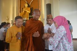 Biksu Thudong Terharu Disambut Hangat Warga Jateng: Penuh Kedamaian dan Keberagaman