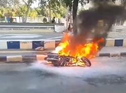 Motor Terbakar di Barito Utara, Hanya Sisahkan Rangka