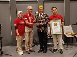 Soto Bangkong Dianugerahi Leprid sebagai The Legend Award Pelopor Soto Khas Semarang