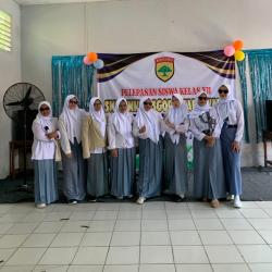 Perpisahan Siswa SMA/SMK Kosgoro Karawang Penuh Kejutan dan Haru