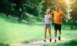Jogging Pagi atau Sore? Ini Waktu yang Terbaik untuk Olahraga