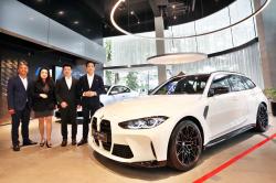 Mewah dan Nyaman, Intip Diler BMW M Surabaya dengan Konsep Retail.Next