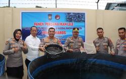 Dukung Ketahanan Pangan, Polres Maros Salurkan Hasil Panen Lele ke Panti Asuhan