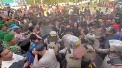 Penggusuran Pasar Subuh Samarinda Ricuh, Pedagang Baku Hantam dengan Polisi dan Satpol PP