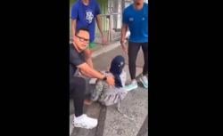 Momen Heroik di Surabaya, Wamendagri Bima Arya Langsung Tolong Pedagang Sate Korban Ditabrak Mobil