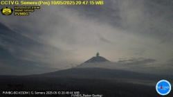 BREAKING NEWS Gunung Semeru Erupsi Malam Ini, Luncurkan Abu Vulkanik 700 Meter