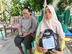 Nenek Hebat, Bisa Naik Haji Berkat Jualan Jajanan Tradisional Khas Indramayu