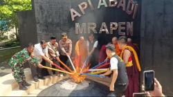 Prosesi Pengambilan Api Suci Waisak 2025 Digelar di Mrapen, Akan Disemayamkan di Candi Mendut