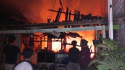 Tabung Gas Bocor, Hanguskan Rumah Warga di Jalan Awikoen Gresik