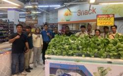 PT BGA-SMKN 1 Kotawaringin Lama Pasarkan Sayuran Hidroponik di Hypermart P Bun