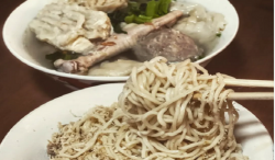 5 Spot Mie Yamin Enak dan Melegenda di Bandung yang Bikin Ngiler
